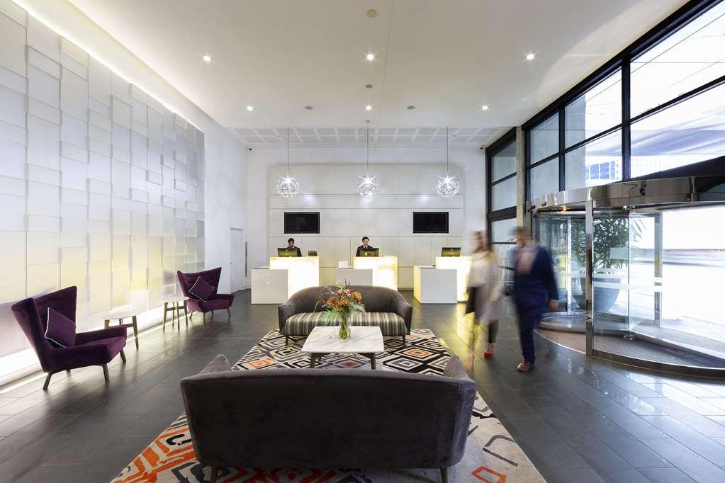 Avenue Hotel Canberra Dalaman gambar